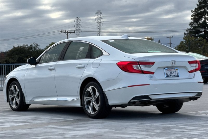 Honda Accord Sedan Vehicle Full-screen Gallery Image 05