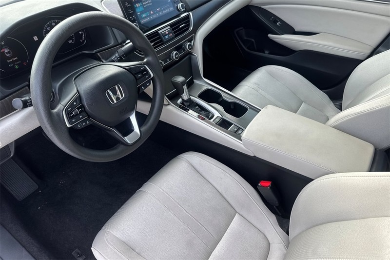 Honda Accord Sedan Vehicle Full-screen Gallery Image 09