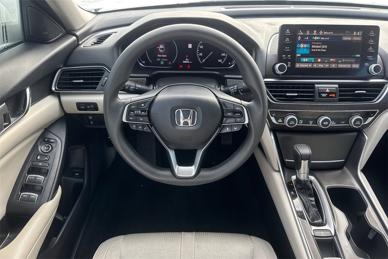 Honda Accord Sedan Vehicle Full-screen Gallery Image 13