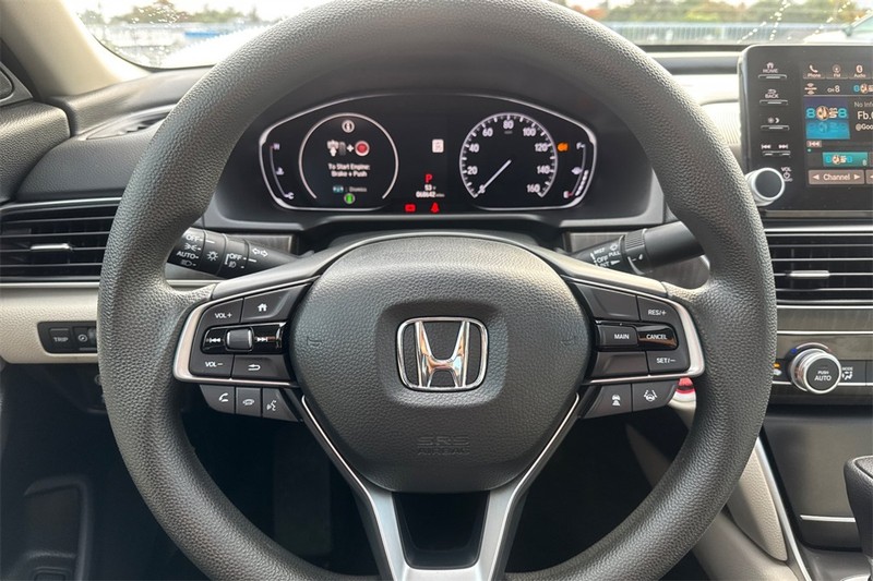 Honda Accord Sedan Vehicle Full-screen Gallery Image 21