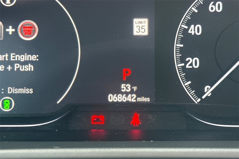 Honda Accord Sedan Vehicle Full-screen Gallery Image 23