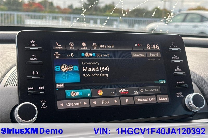 Honda Accord Sedan Vehicle Full-screen Gallery Image 26
