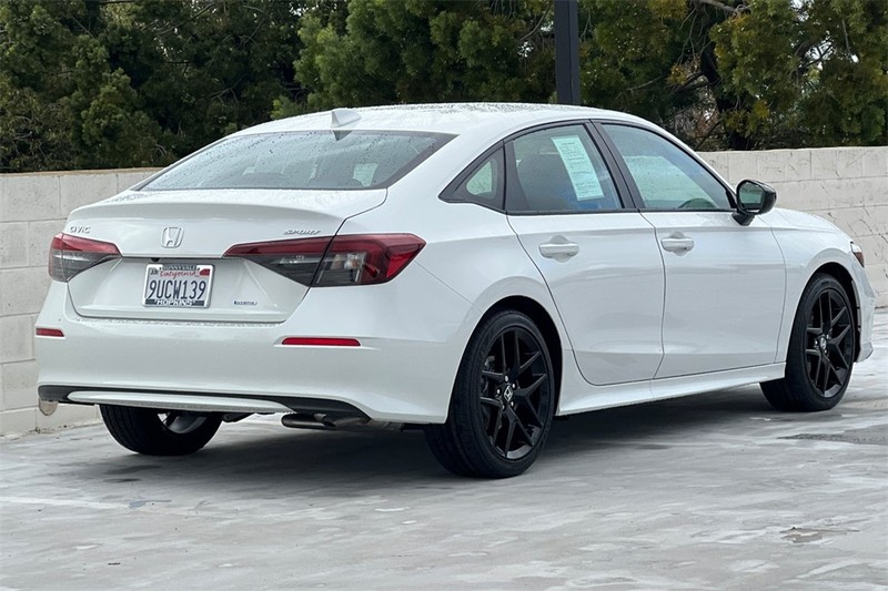 Honda Civic Sedan Hybrid Vehicle Full-screen Gallery Image 03