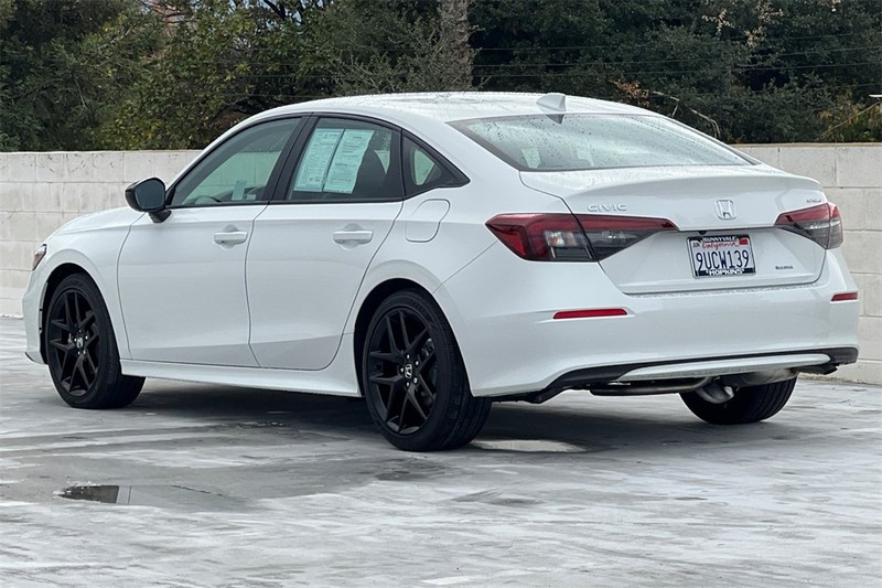 Honda Civic Sedan Hybrid Vehicle Full-screen Gallery Image 05