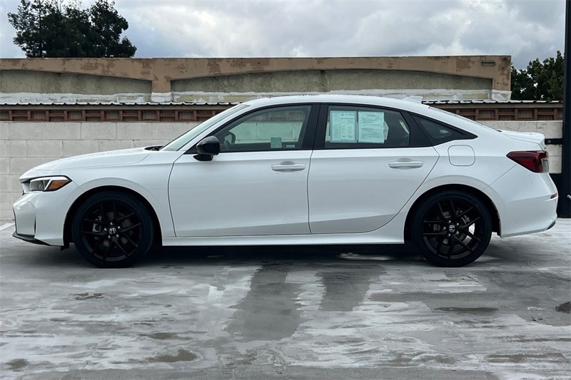 Honda Civic Sedan Hybrid Vehicle Full-screen Gallery Image 06