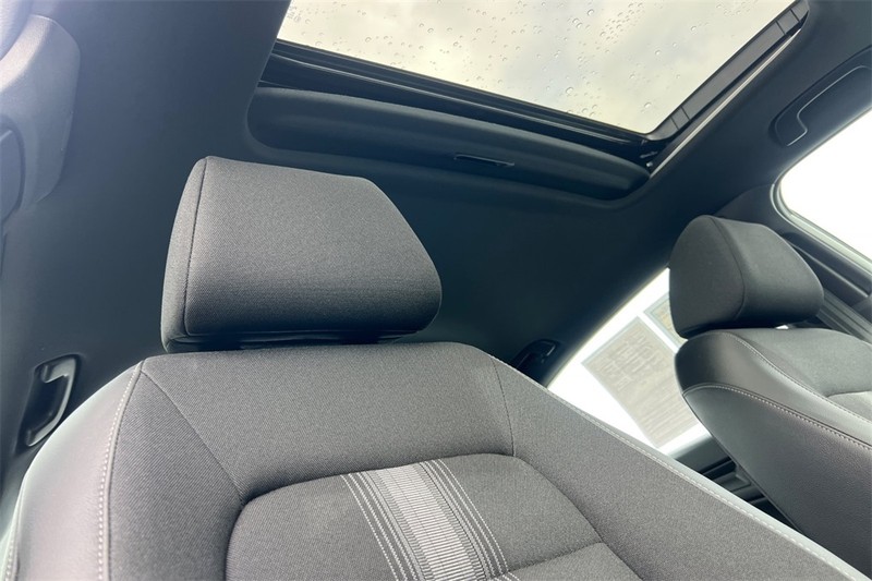 Honda Civic Sedan Hybrid Vehicle Full-screen Gallery Image 15