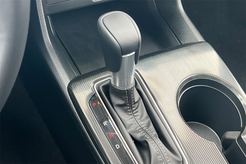 Honda Civic Sedan Hybrid Vehicle Full-screen Gallery Image 19