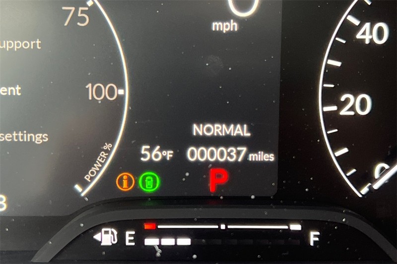 Honda Civic Sedan Hybrid Vehicle Full-screen Gallery Image 23