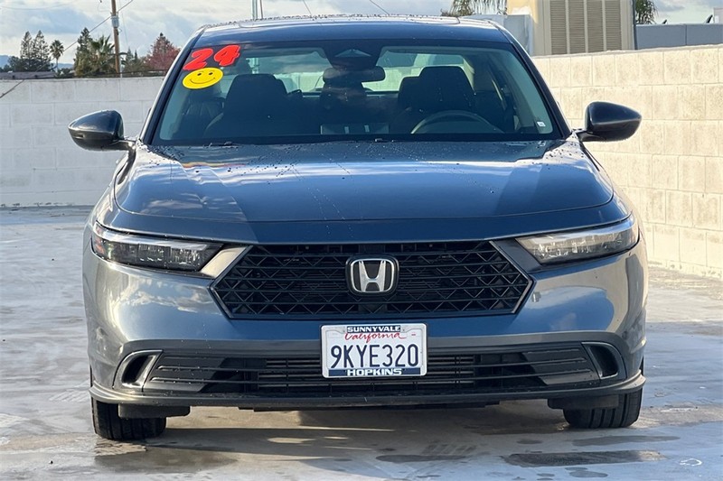 Honda Accord Sedan Vehicle Full-screen Gallery Image 08