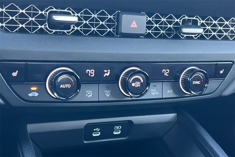 Honda Accord Sedan Vehicle Full-screen Gallery Image 18