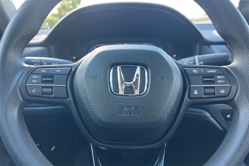 Honda Accord Sedan Vehicle Full-screen Gallery Image 21