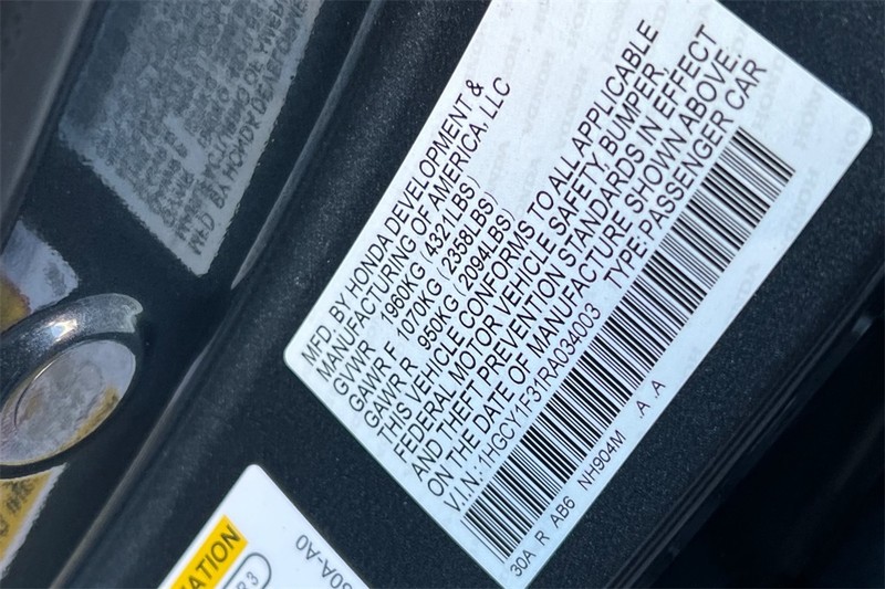 Honda Accord Sedan Vehicle Full-screen Gallery Image 26