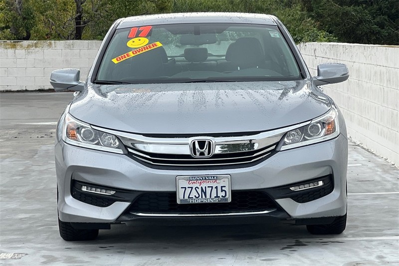 Honda Accord Sedan Vehicle Full-screen Gallery Image 08