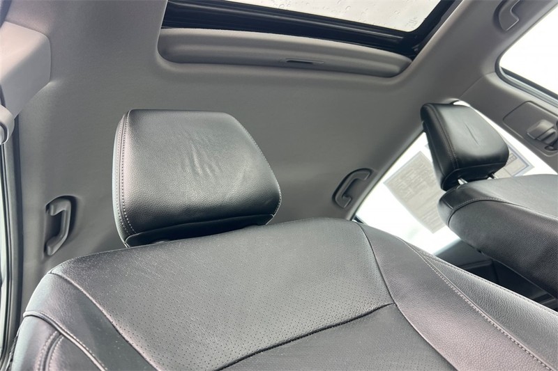 Honda Accord Sedan Vehicle Full-screen Gallery Image 15