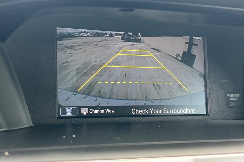 Honda Accord Sedan Vehicle Full-screen Gallery Image 17