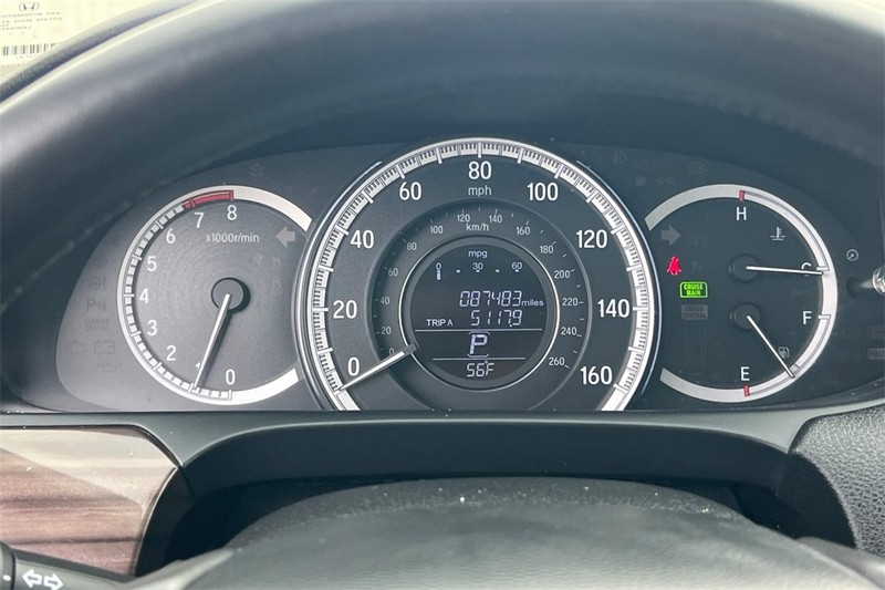 Honda Accord Sedan Vehicle Full-screen Gallery Image 22