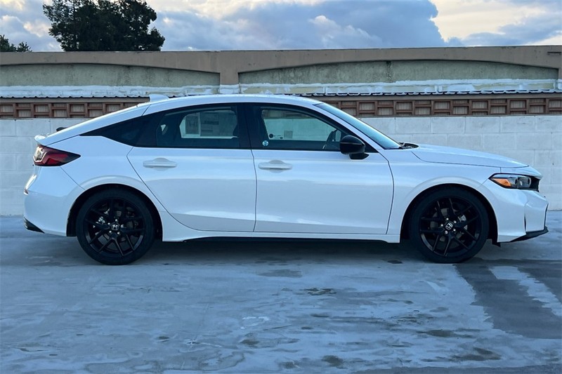 Honda Civic Hatchback Vehicle Full-screen Gallery Image 03