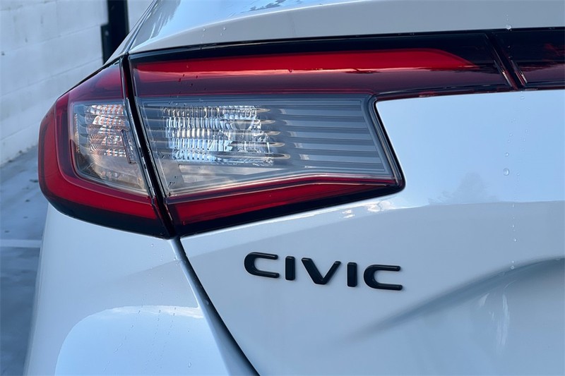 Honda Civic Hatchback Vehicle Full-screen Gallery Image 06