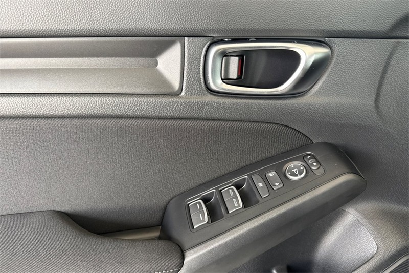 Honda Civic Hatchback Vehicle Full-screen Gallery Image 08