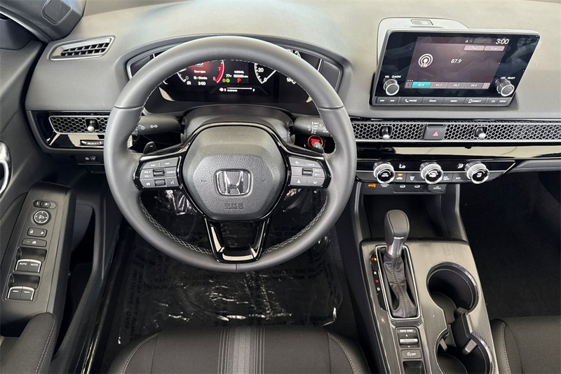 Honda Civic Hatchback Vehicle Full-screen Gallery Image 11