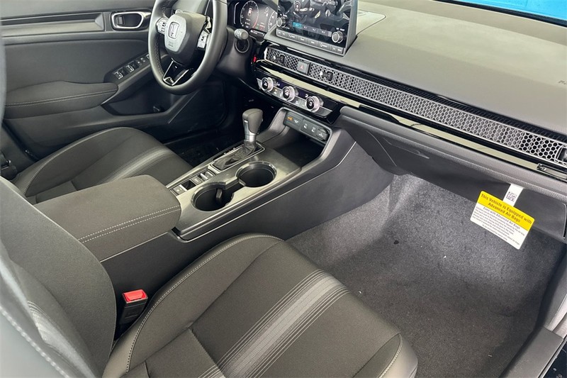 Honda Civic Hatchback Vehicle Full-screen Gallery Image 12