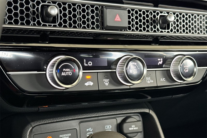 Honda Civic Hatchback Vehicle Full-screen Gallery Image 16