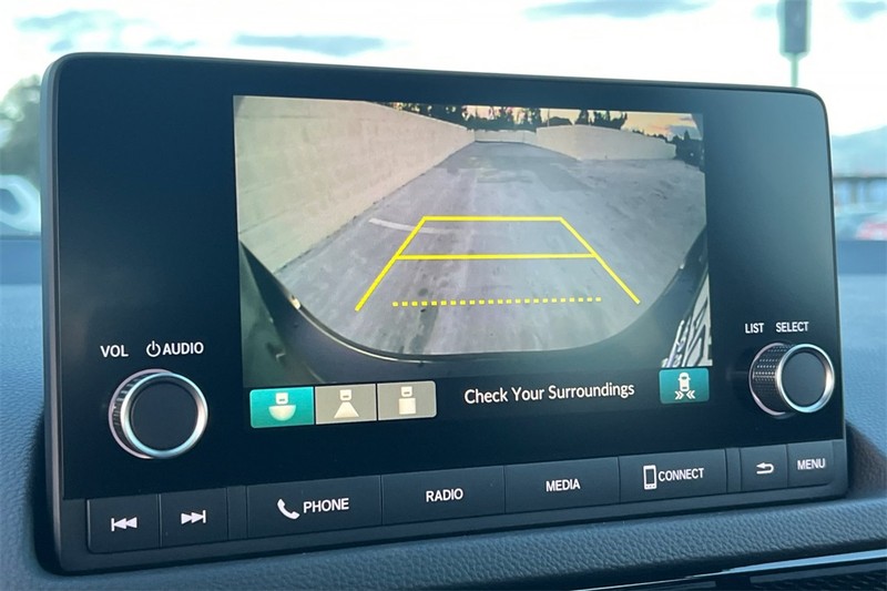 Honda Civic Hatchback Hybrid Vehicle Full-screen Gallery Image 15