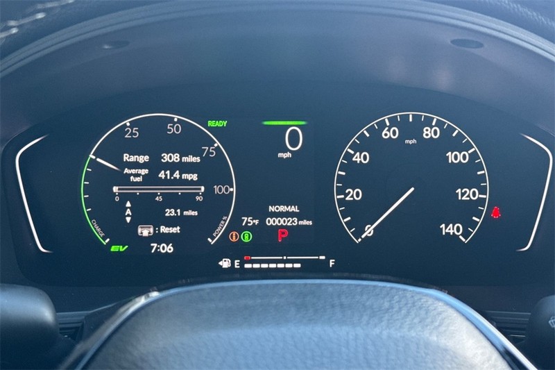 Honda Civic Hatchback Hybrid Vehicle Full-screen Gallery Image 20