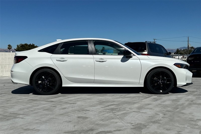 Honda Civic Sedan Vehicle Full-screen Gallery Image 03