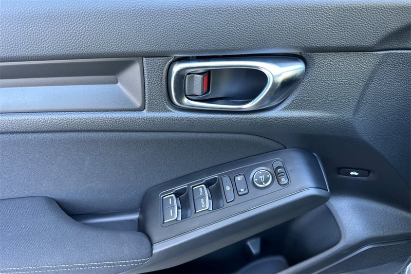 Honda Civic Sedan Vehicle Full-screen Gallery Image 06