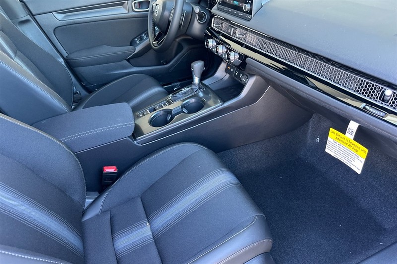 Honda Civic Sedan Vehicle Full-screen Gallery Image 10