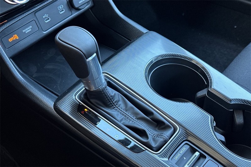 Honda Civic Sedan Vehicle Full-screen Gallery Image 15