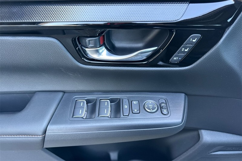 Honda CR-V Hybrid Vehicle Full-screen Gallery Image 08