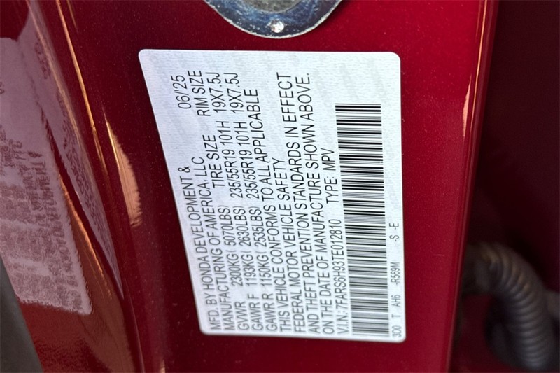 Honda CR-V Hybrid Vehicle Full-screen Gallery Image 23