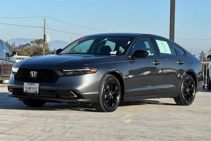 Honda Accord Sedan Vehicle Full-screen Gallery Image 07