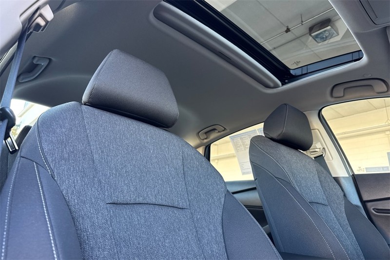 Honda Accord Sedan Vehicle Full-screen Gallery Image 15