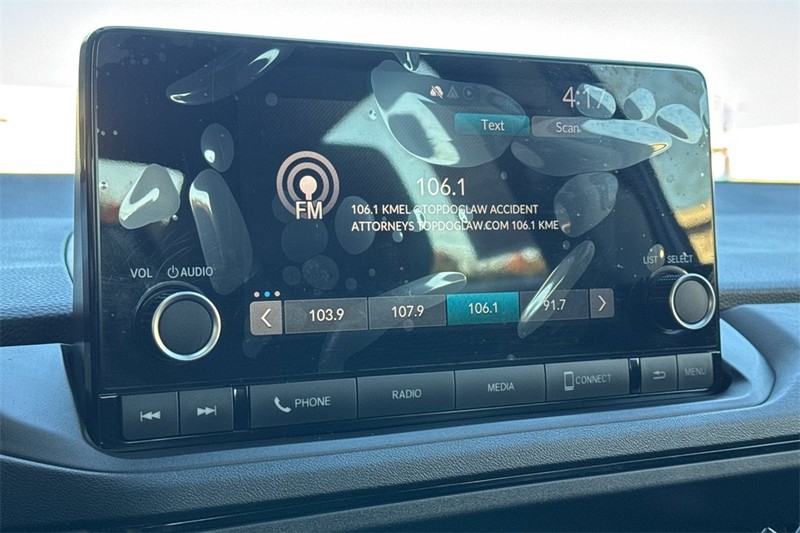 Honda Accord Sedan Vehicle Full-screen Gallery Image 16