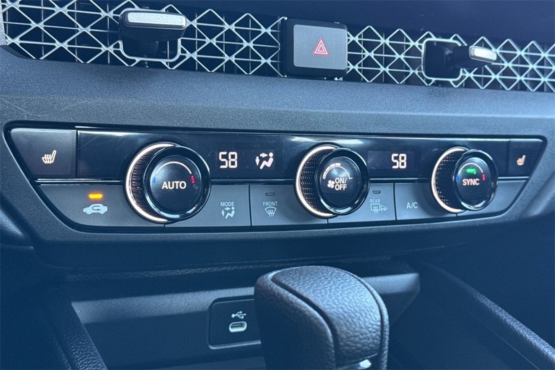 Honda Accord Sedan Vehicle Full-screen Gallery Image 18