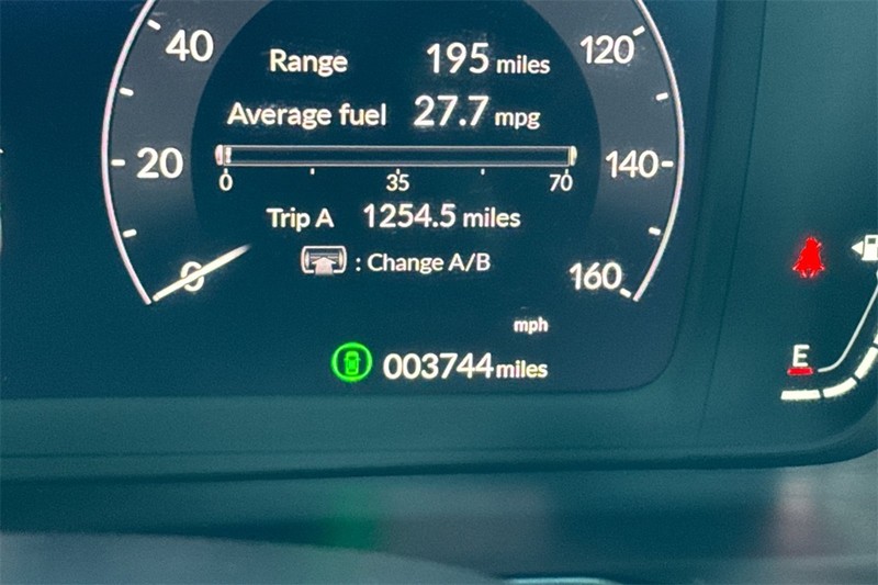 Honda Accord Sedan Vehicle Full-screen Gallery Image 23