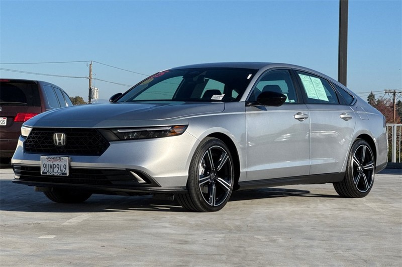 Honda Accord Hybrid Vehicle Full-screen Gallery Image 07