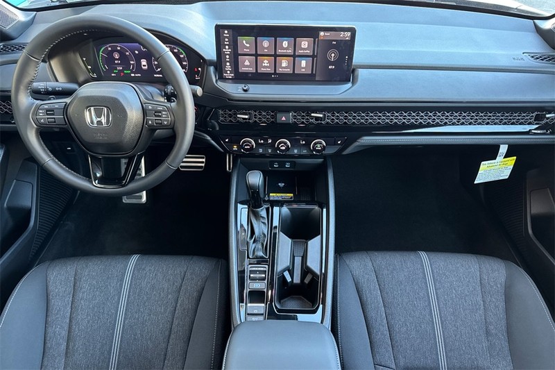 Honda Accord Hybrid Vehicle Full-screen Gallery Image 12