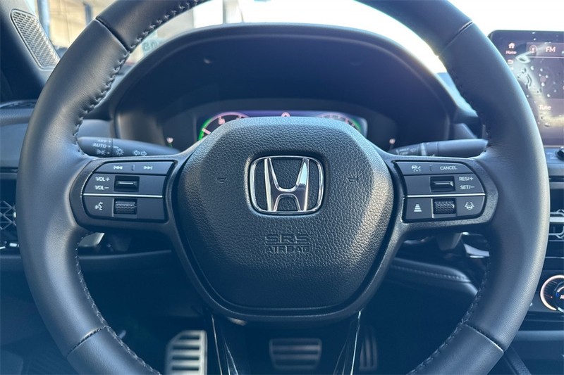 Honda Accord Hybrid Vehicle Full-screen Gallery Image 21