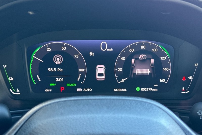 Honda Accord Hybrid Vehicle Full-screen Gallery Image 22