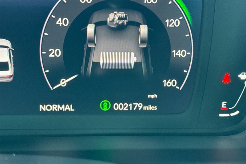 Honda Accord Hybrid Vehicle Full-screen Gallery Image 23