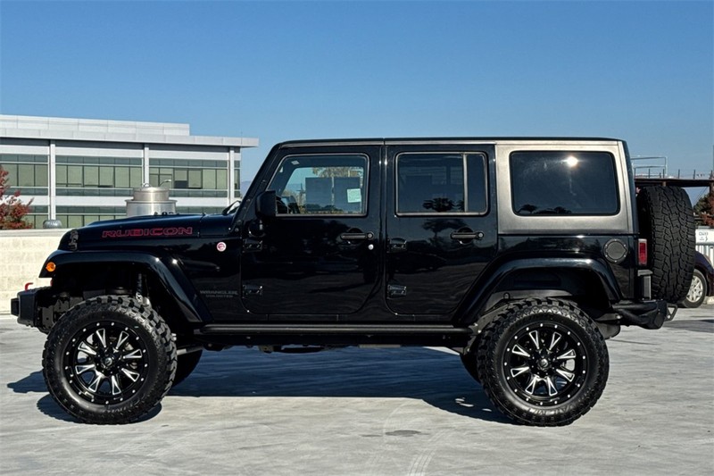 Jeep Wrangler Unlimited Vehicle Full-screen Gallery Image 06