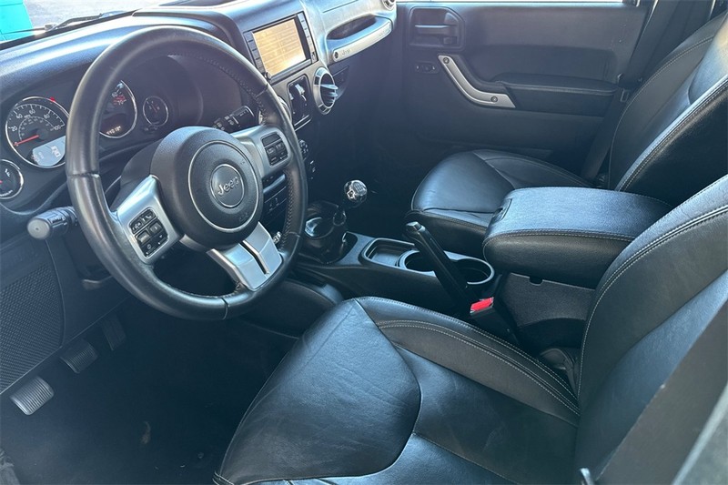 Jeep Wrangler Unlimited Vehicle Full-screen Gallery Image 09