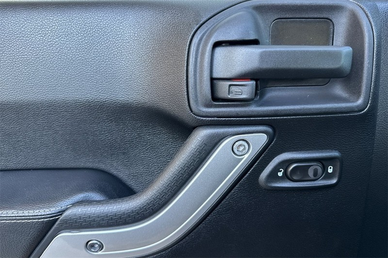 Jeep Wrangler Unlimited Vehicle Full-screen Gallery Image 10