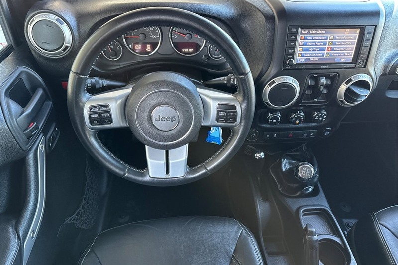 Jeep Wrangler Unlimited Vehicle Full-screen Gallery Image 13