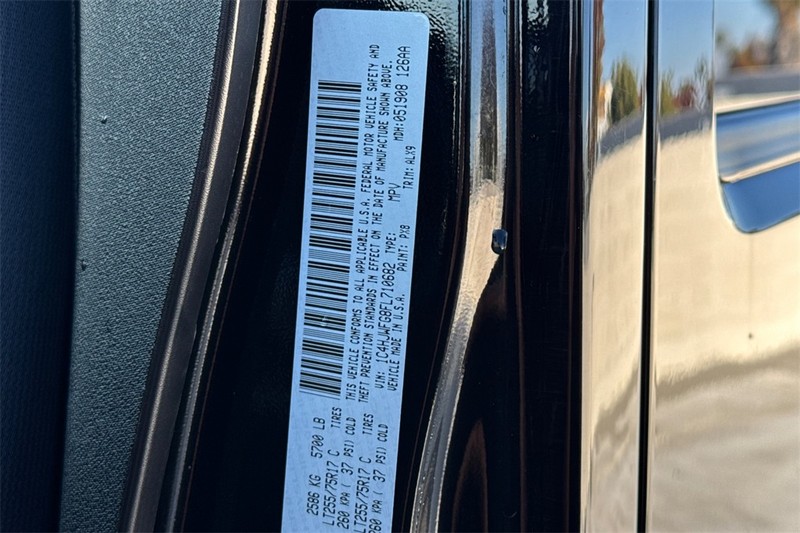 Jeep Wrangler Unlimited Vehicle Full-screen Gallery Image 26