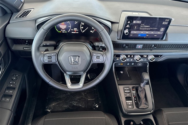 Honda CR-V Hybrid Vehicle Full-screen Gallery Image 11